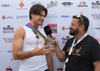 DE VOLUNTARIO A ESTRELLA DEL PRIDE DE SITGES 2025: PAU ACUNYAS LO LOGRA A LO GRANDE