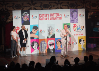 LA PALOMA: EL EMBLEMÁTICO SALÓN DE BAILE DE BARCELONA ACOGE LA RECEPCIÓN DEL PRIDE